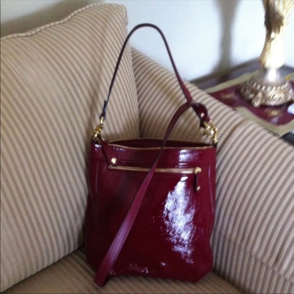 Authentic coach cross body patent deep red color - Picture 2 of 5